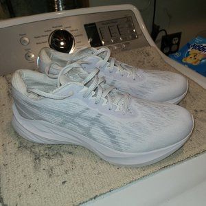 Asics Novablast 3 10.5